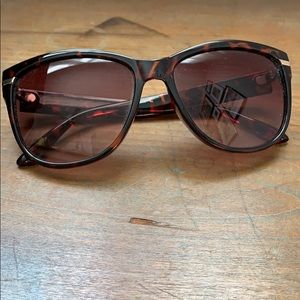 Sunglasses, GUC tortoise with gold accents